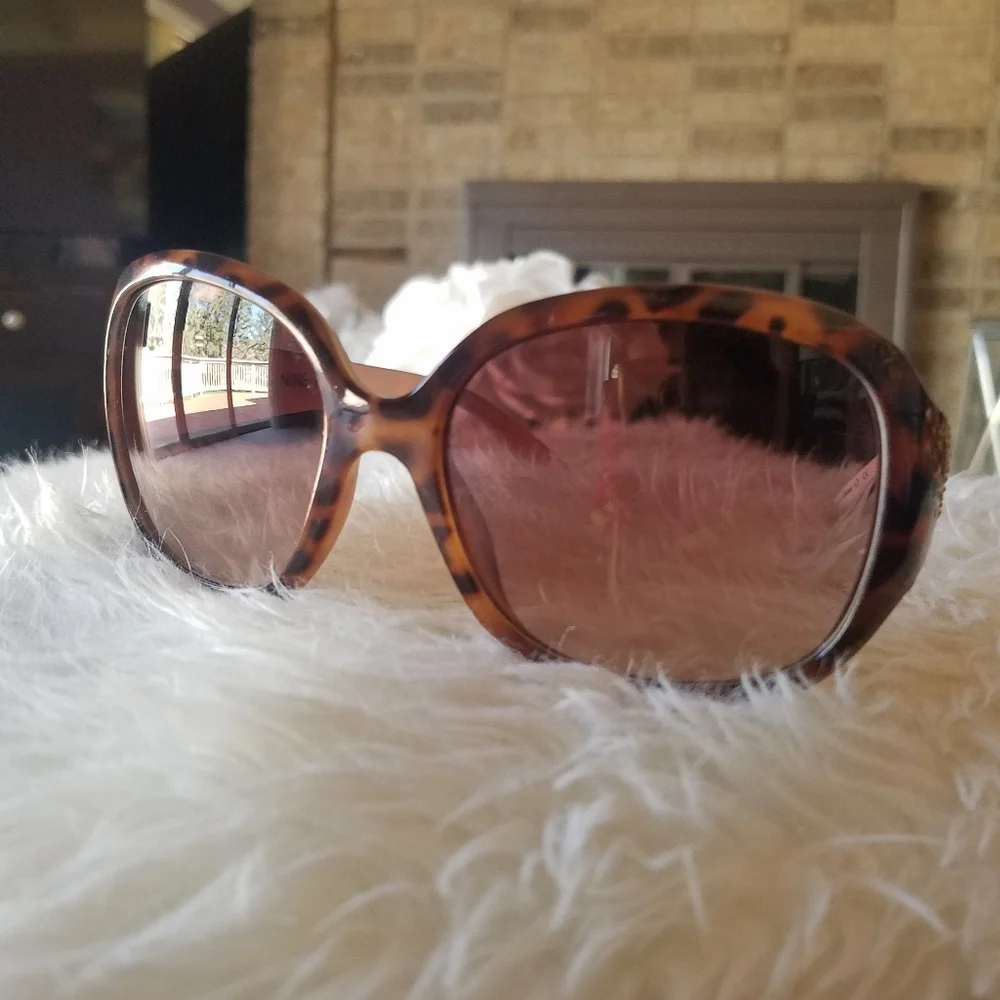 Women’s Nine West Brown Tortoise Sunglasses NEW